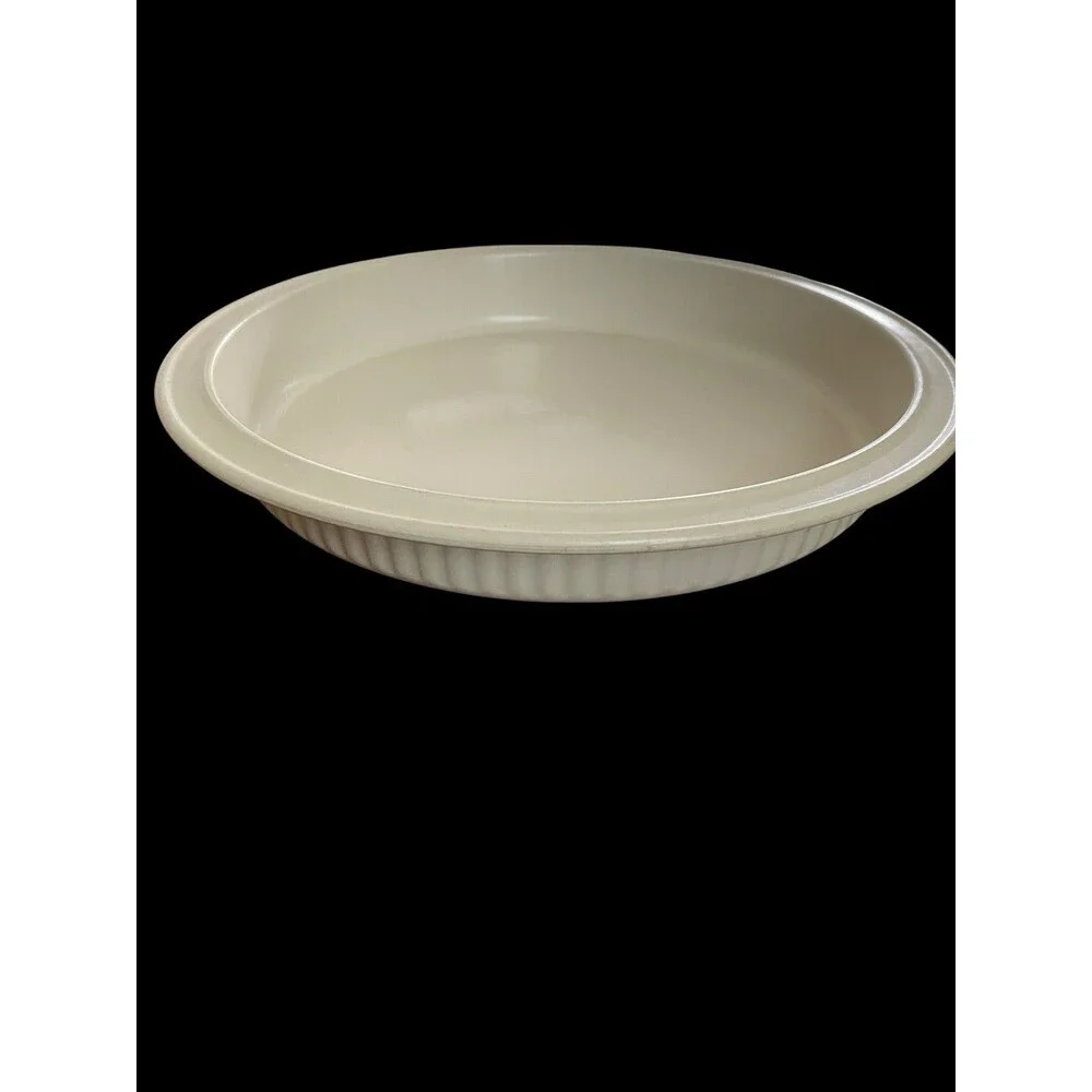 Tupperware Ultra 21 Quiche Pan Dish 9: Round Beige With Lid Microwave Baking USA